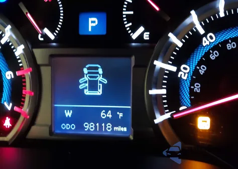 2018 Toyota 4Runner Limited z USA, uszkodzony, nr VIN JTEBU5JR9J5605173